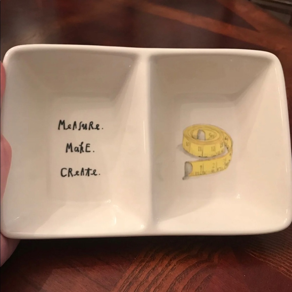 NWOT Rae Dunn “measure” tray